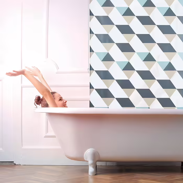 Relaxdays Duschrollo,  Dreieck Muster, Seilzug, Flexible Montage, Duschvorhang für Badewanne & Fenster, bunt (120x240 cm)