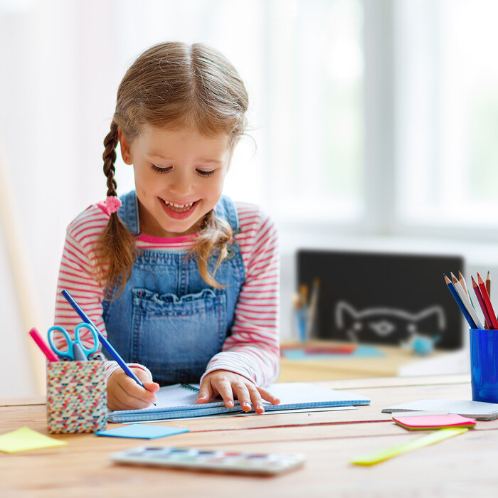 Relaxdays Kindersitzgruppe mit Tafel