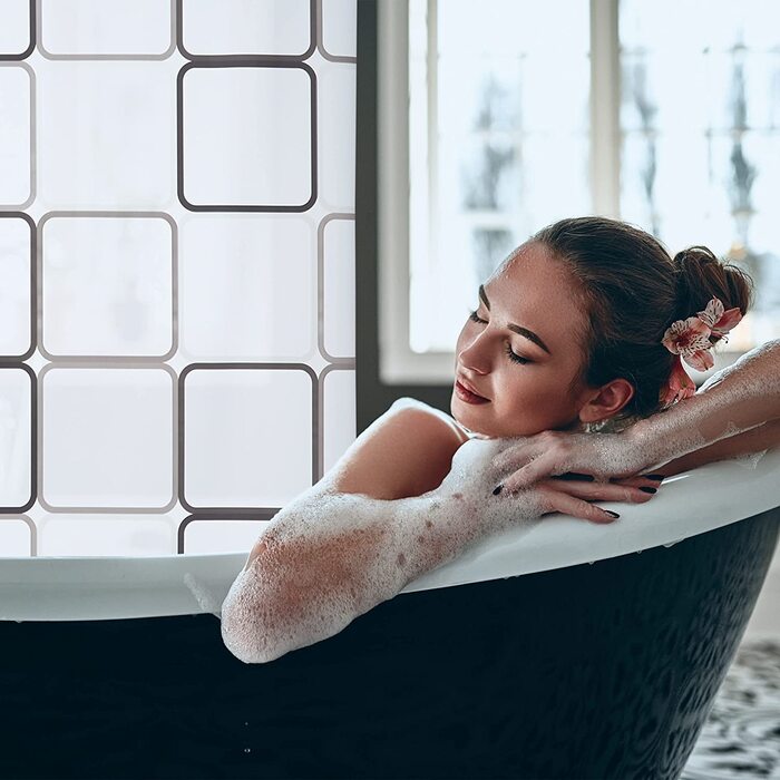 Relaxdays Duschrollo Square, wasserabweisend, Retro Badrollo Wanne u. Dusche, Deckenmontage, 80x240 cm, semitransparent