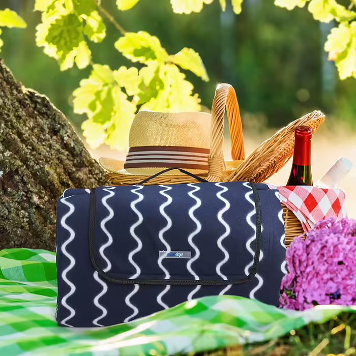 Relaxdays XXL Picknickdecke, 200x300 cm, Fleece Stranddecke, wärmeisoliert, wasserdicht, mit Tragegriff, dunkelblau/weiß
