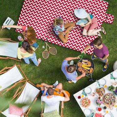 Relaxdays XXL Picknickdecke, 200x300 cm, isolierte Unterseite, Tragegriff, Fleece Stranddecke, Zickzack, weich, rot/weiß