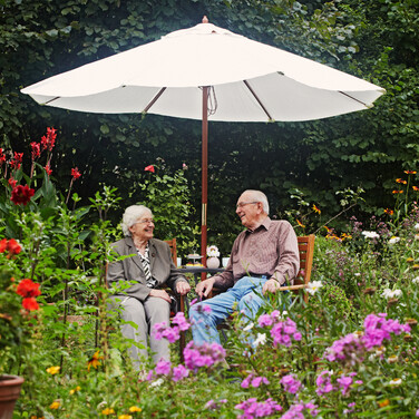 Relaxdays Gartentisch mit Schirmloch